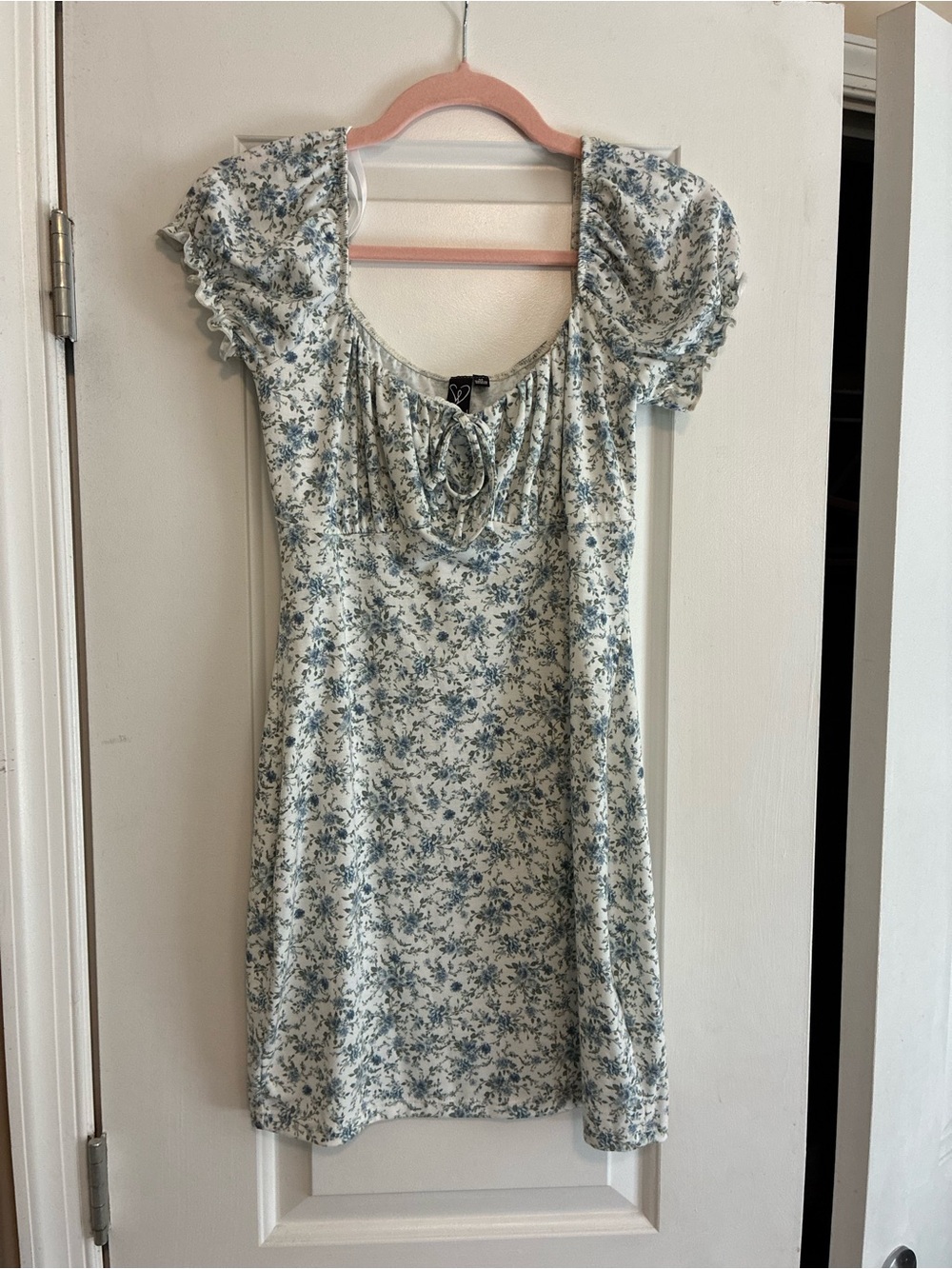 Windsor Light Blue and Cream Floral Scoop Neck Dress